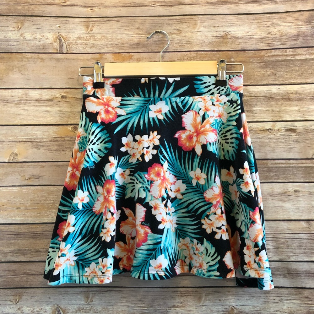 PINK Victoria’s Secret Tropical Floral Skater Mini Skirt Size Small